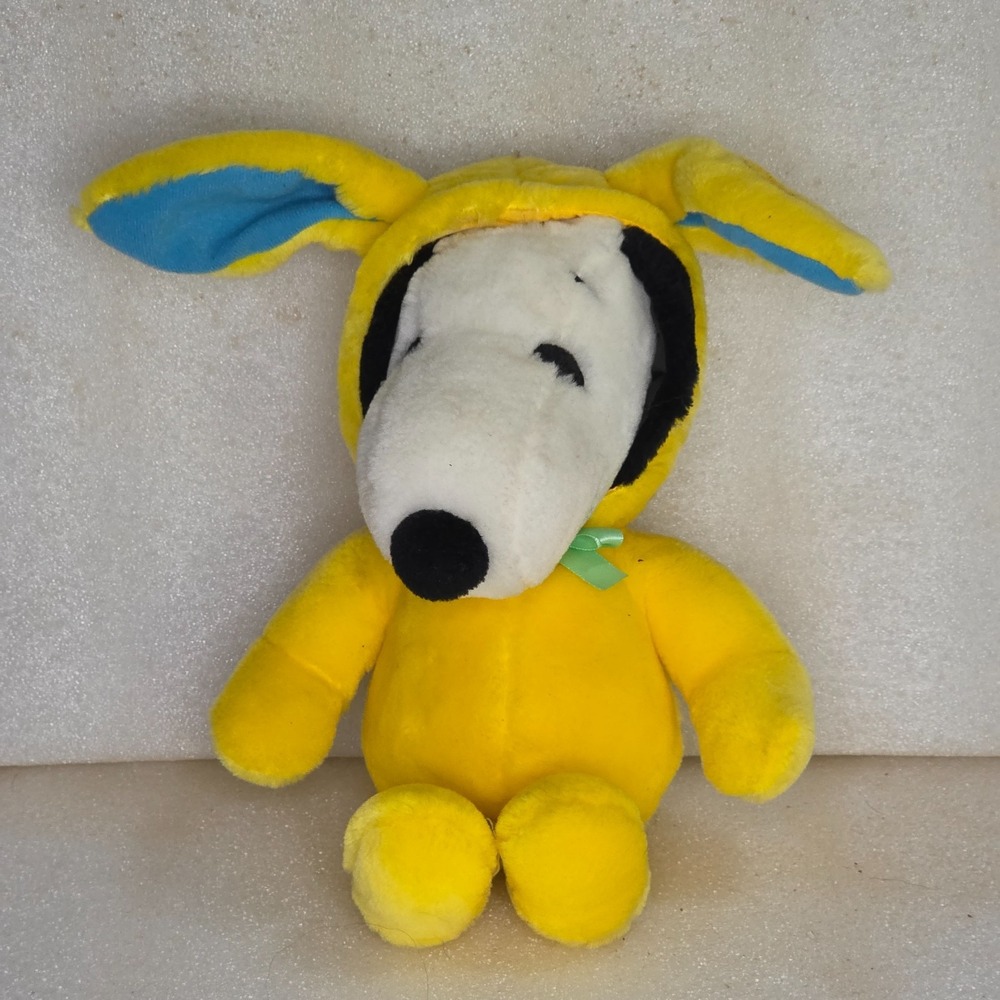 Peanuts Snoopy Easter Bunny Costume Plush Yellow Blue Vintage 11" Determined